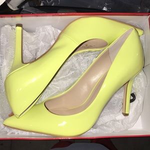 New Guess Heels ! Must sell today!!